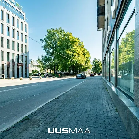 Kreutzwaldi 4 *