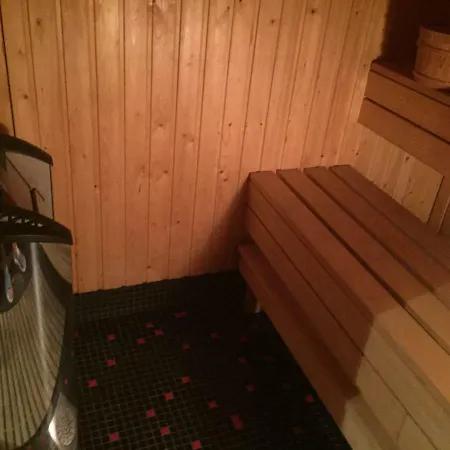 Kreutzwaldi 4 *